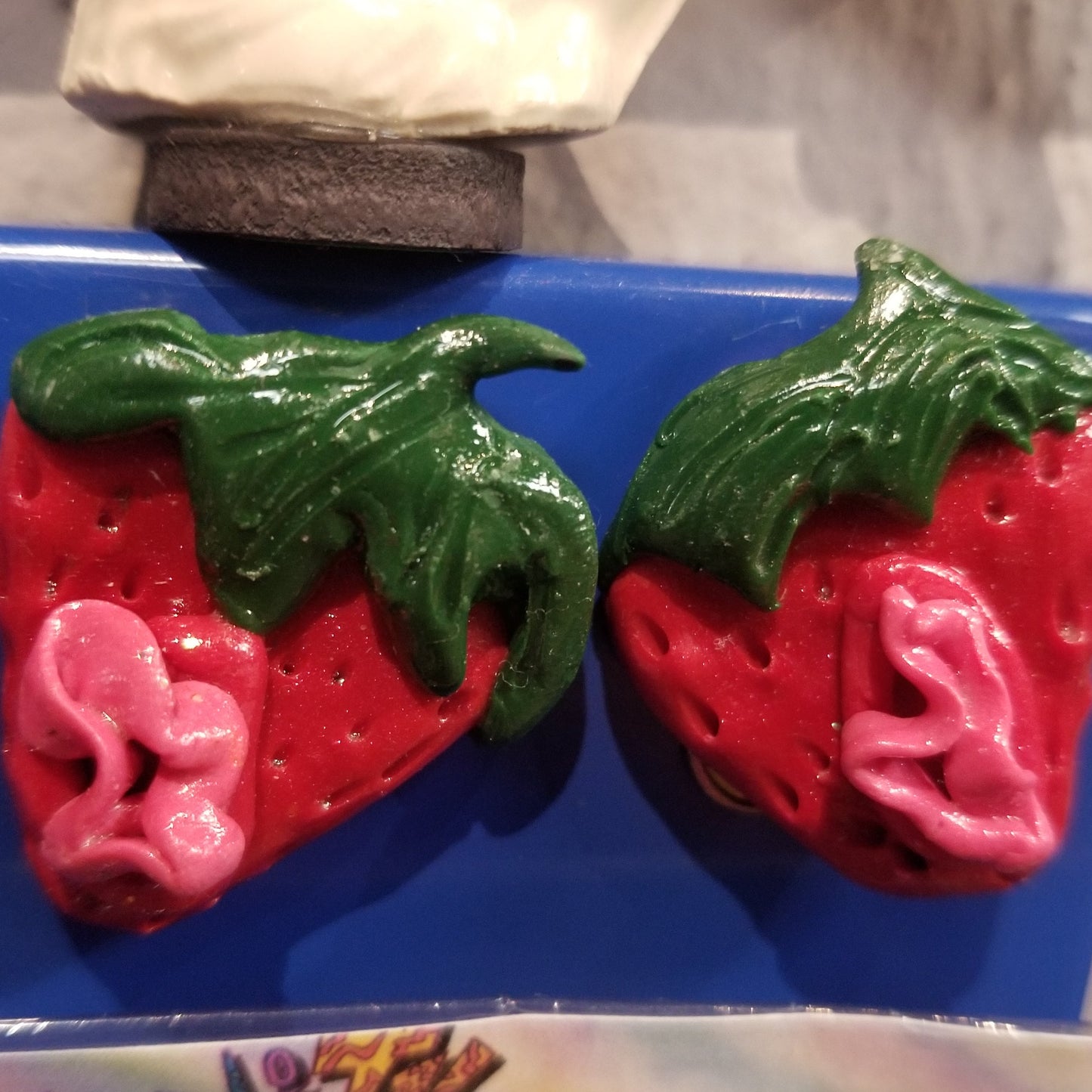 Strawberry Vulva MAGNET