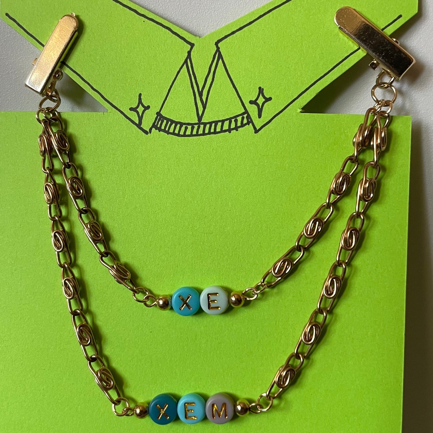 Xe/Xem (Blue tone Blocks w/ Gold Chain) COLLAR CLiP CHAiN