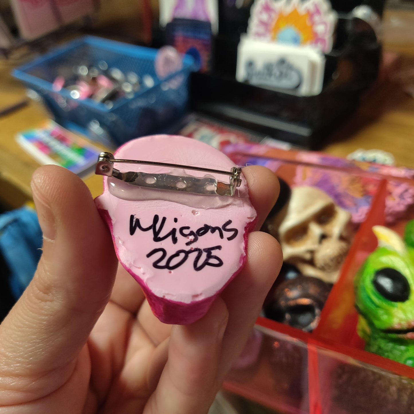 Skeleton Skull Hand-Sculpted Lapel PiNS / BROOCH