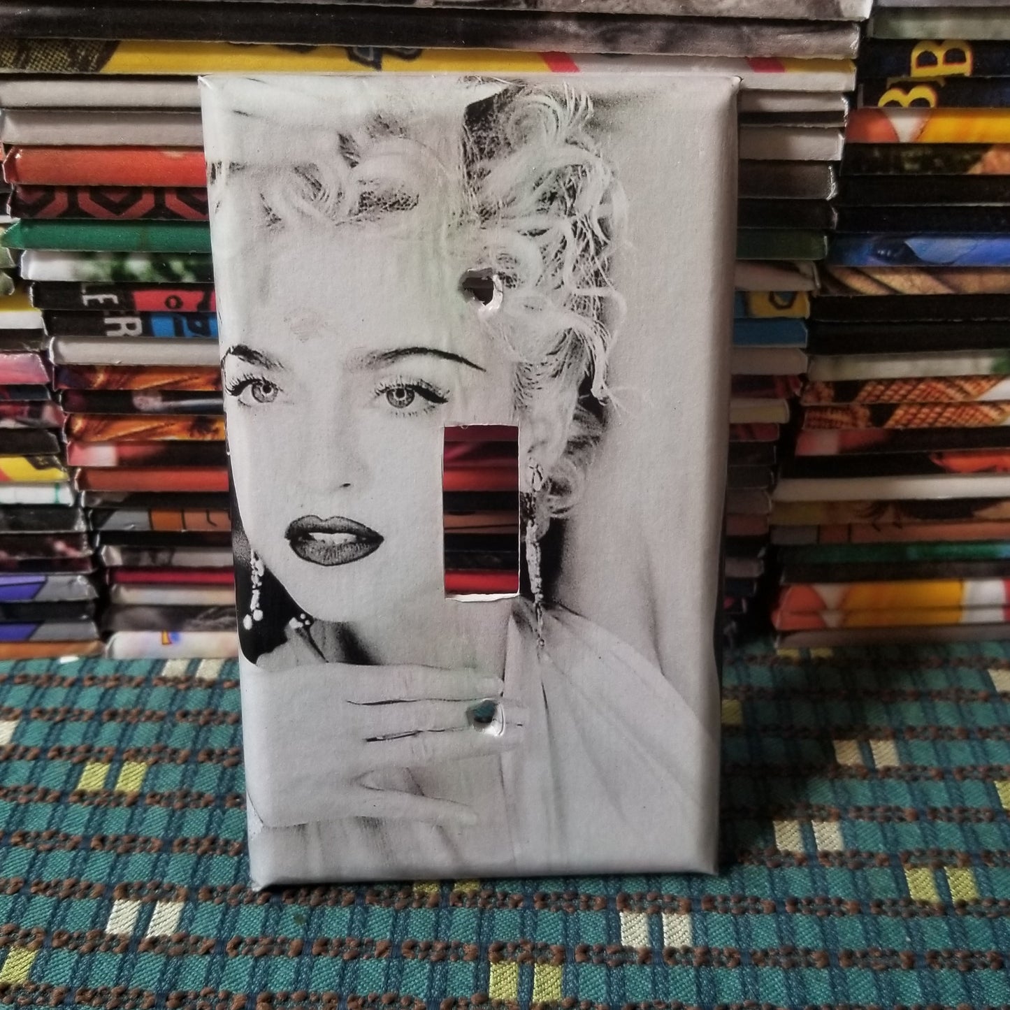Madge LIGHT SWITCH PLATE