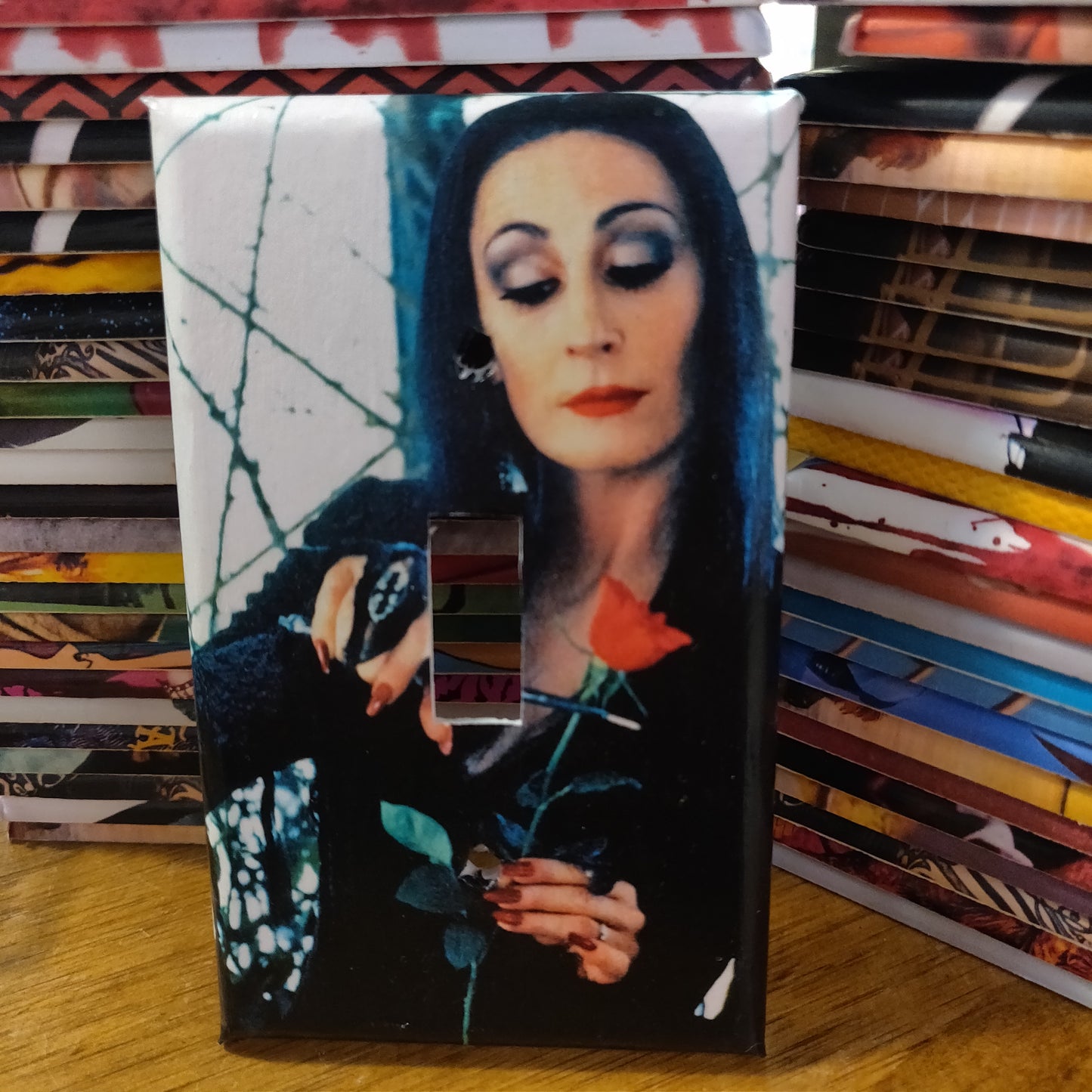 Morticia LIGHT SWITCH PLATE