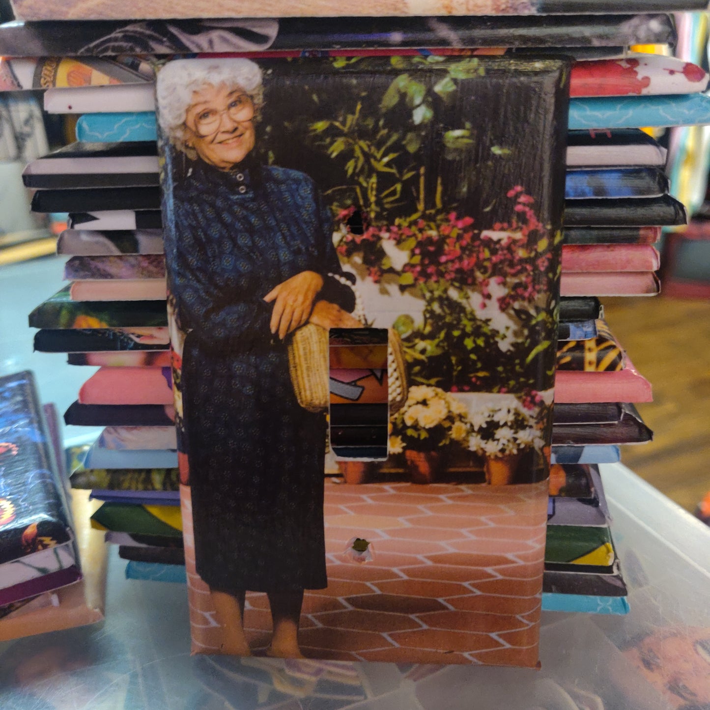 Sophia LIGHT SWITCH PLATE