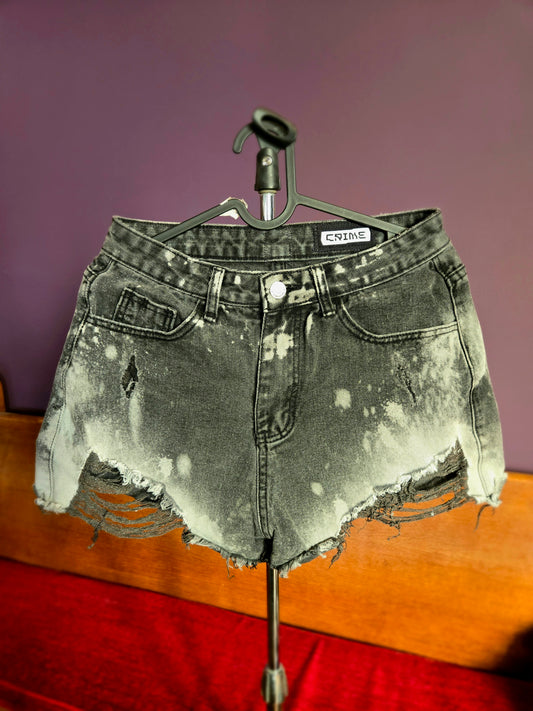 Chain patch distressed SHORTS - small/8 -