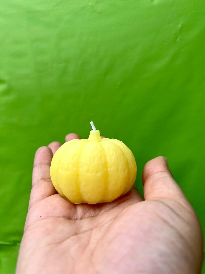Small Pumpkin CANDLE by Sick Wax World
