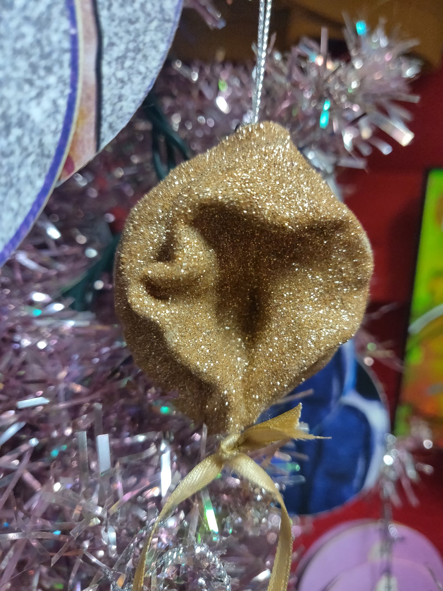 Disco Vulva ORNAMENTs by Kyra