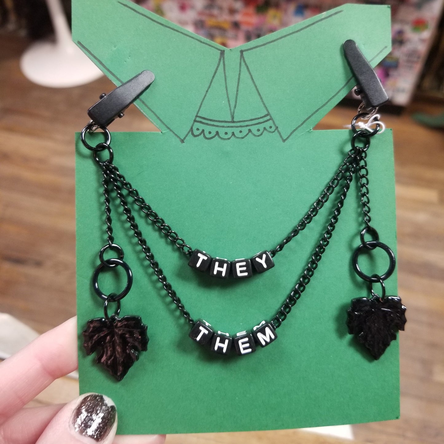 They Them (black with leaves) COLLAR CLiP CHAiN