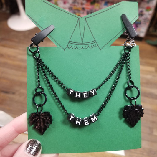 They Them (black with leaves) COLLAR CLiP CHAiN
