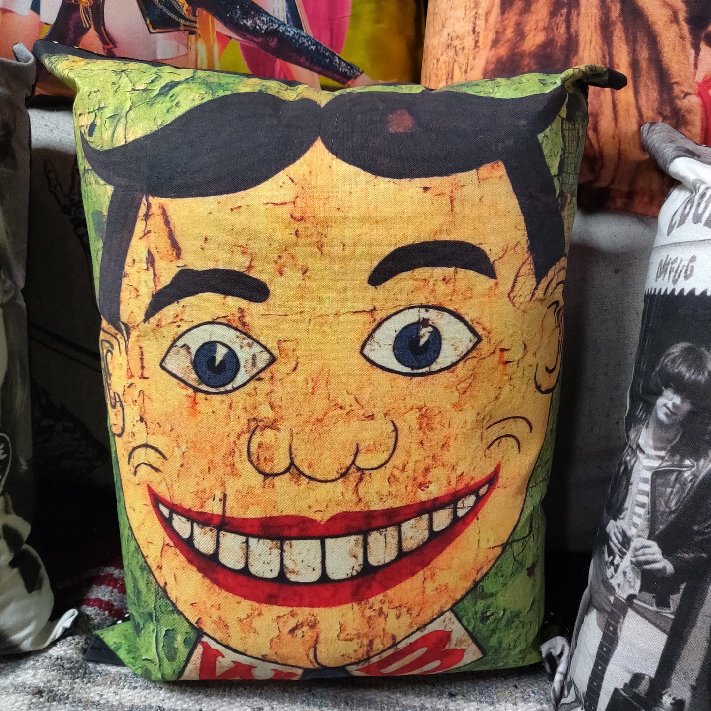 W.B. THROW PiLLOW