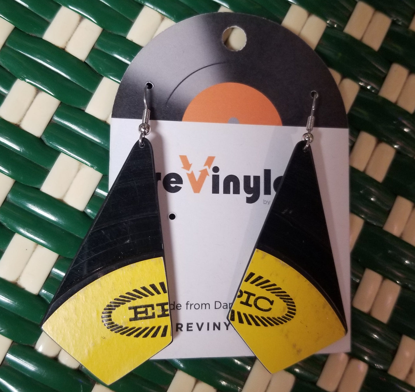 008 Cliff Richard I'm Looking Out Of The Window Vinyl Record EARRINGS
