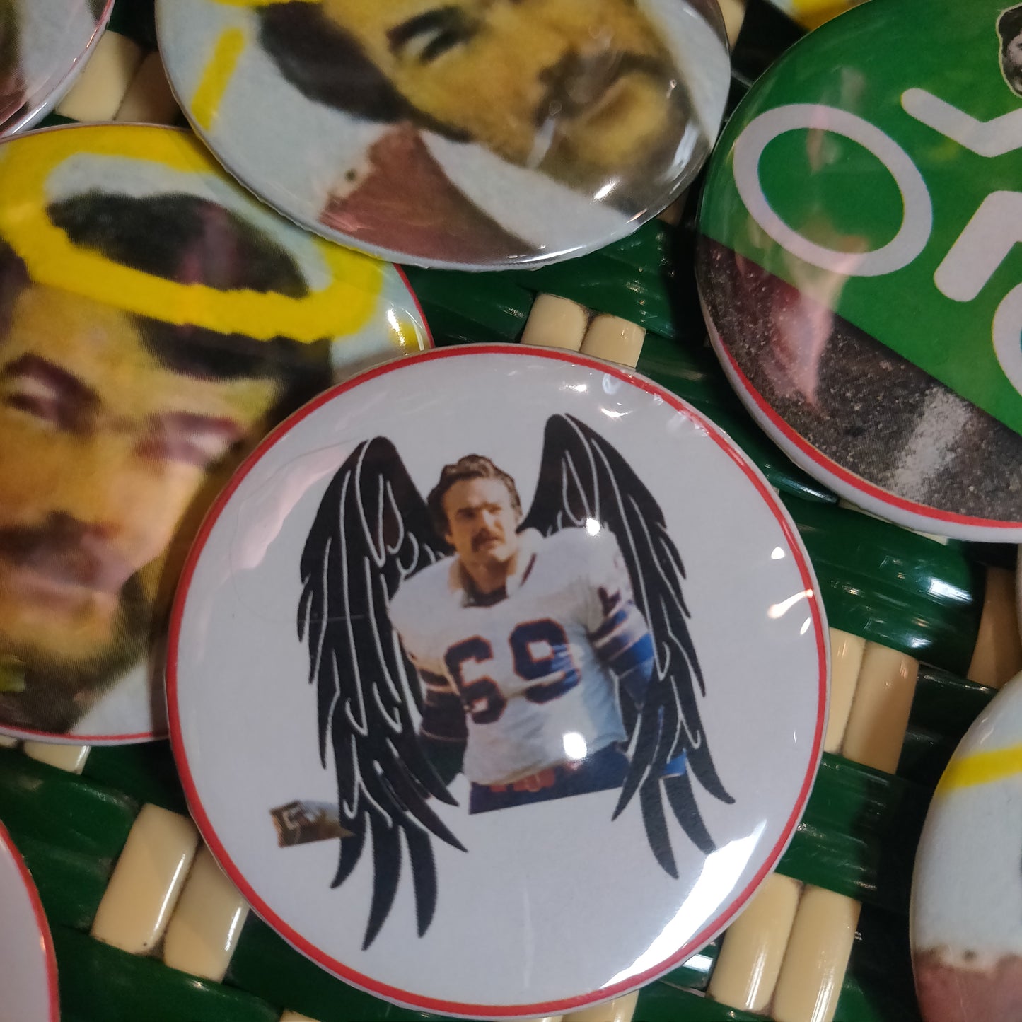 Praise Dobler PiNS ~ BUTTONS ~ BADGES