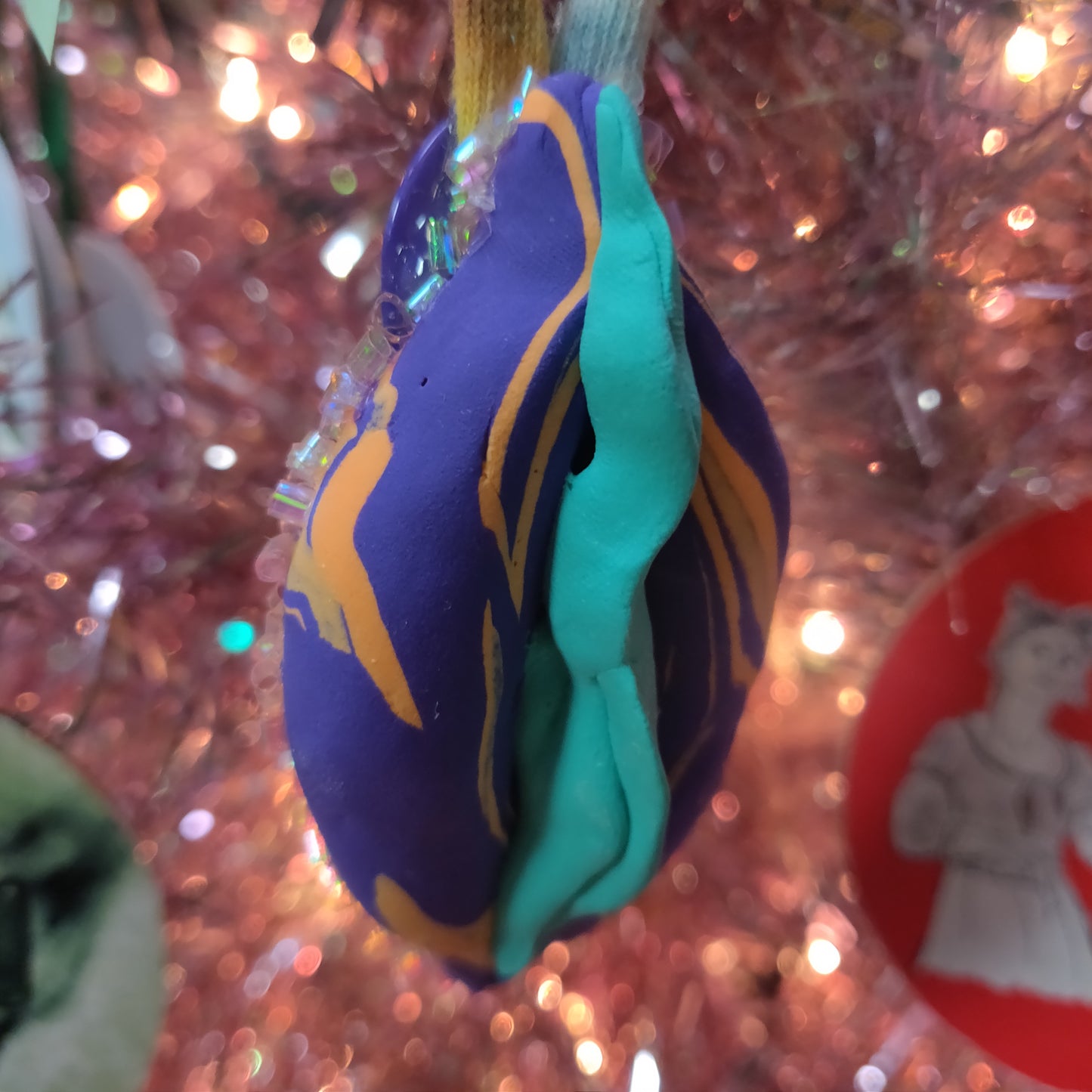 Cute Vulva ORNAMENTs by Kyra