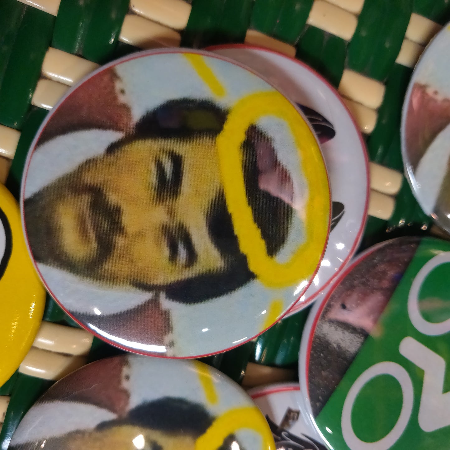 Praise Dobler PiNS ~ BUTTONS ~ BADGES