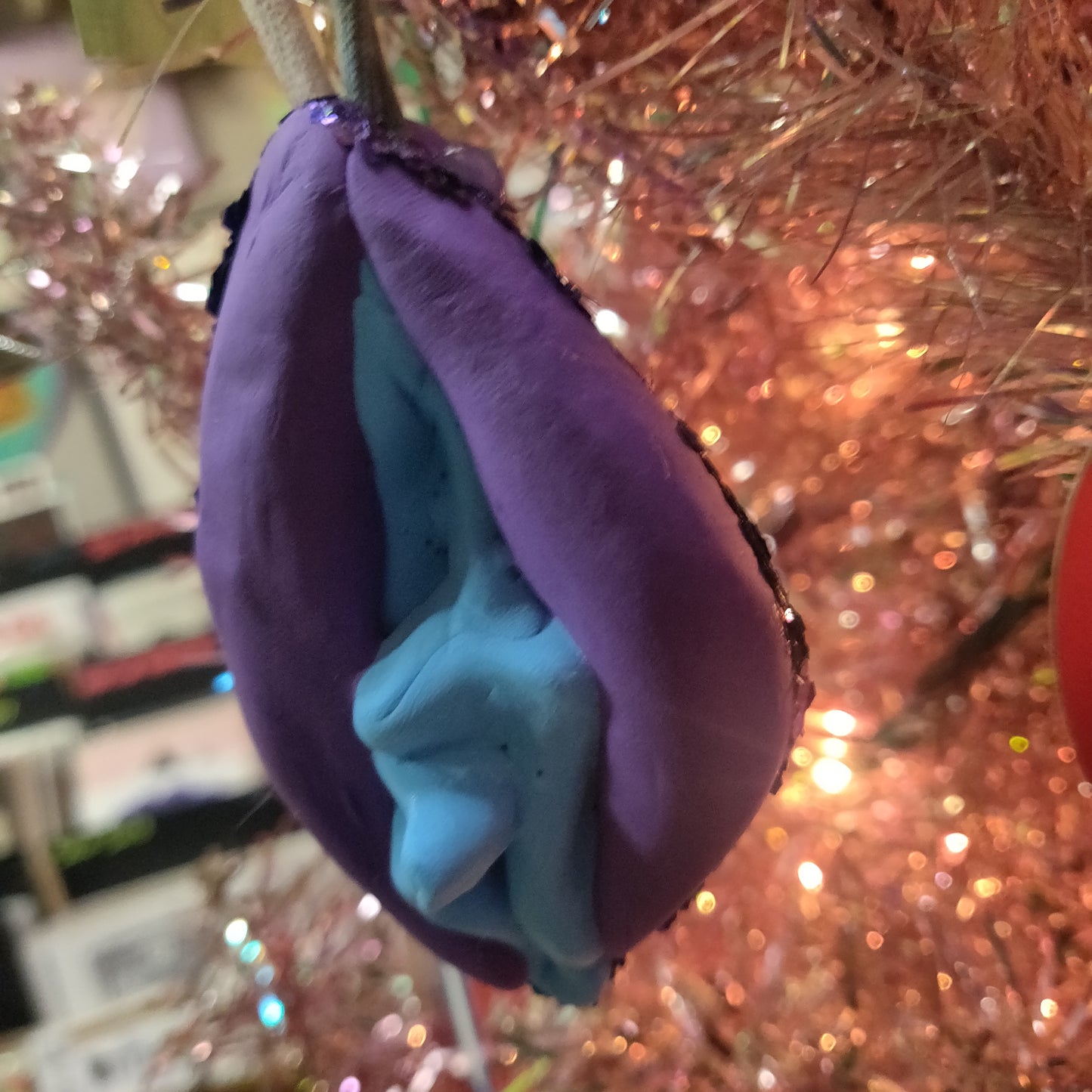 Cute Vulva ORNAMENTs by Kyra