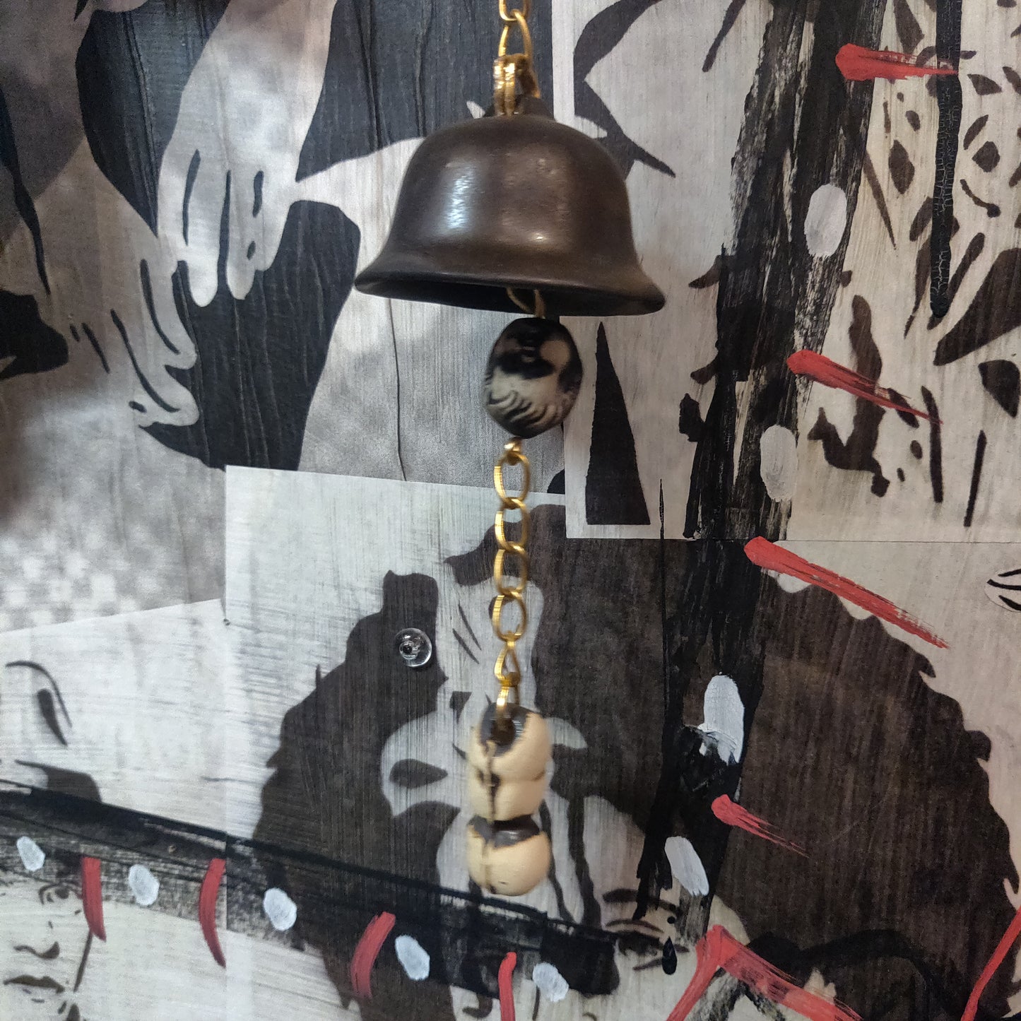 Gold Chain Small Hanging Ceramic Beeb BELL