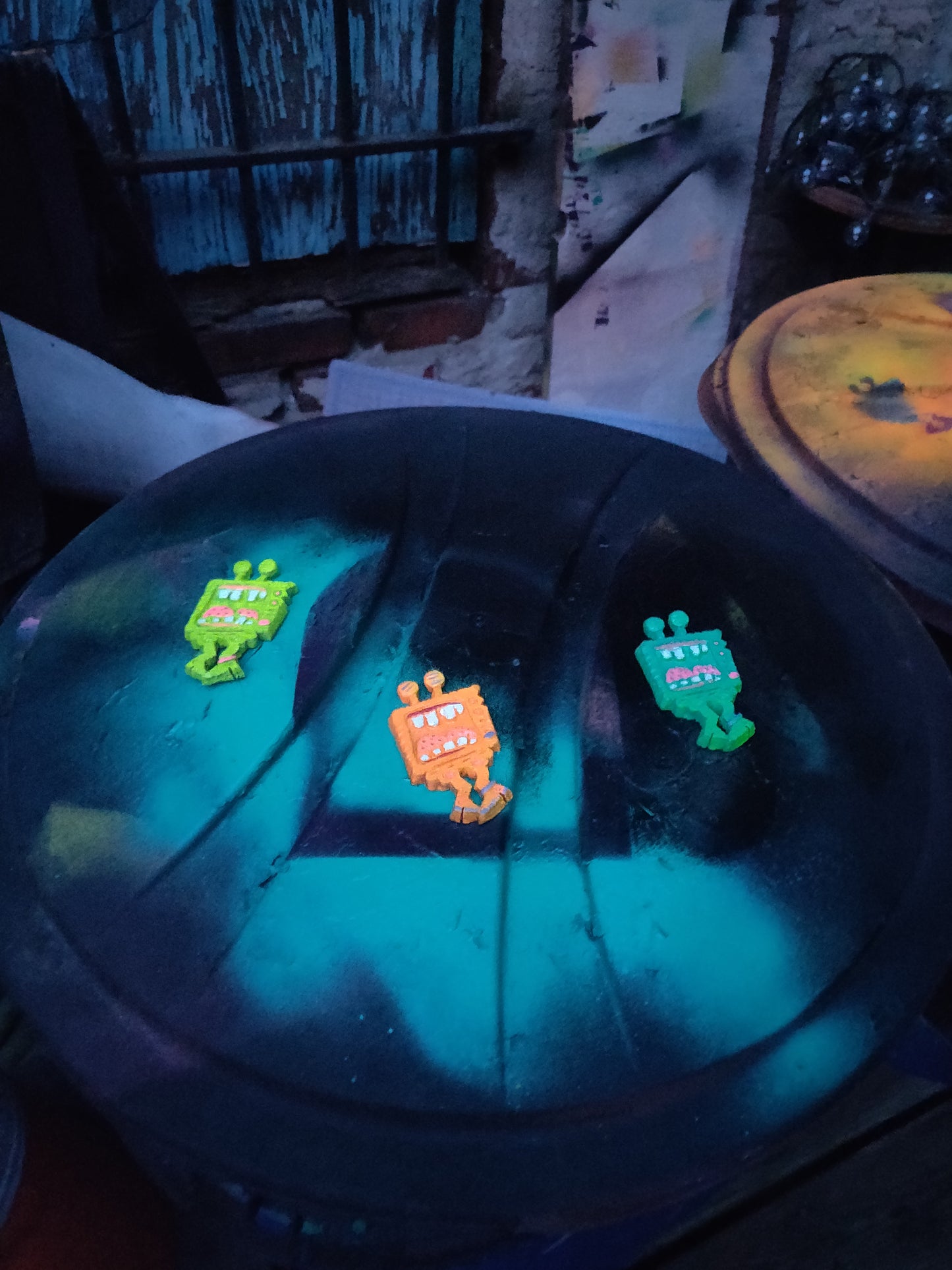 ~ Taped Off TV Monster Pals ~ Series 01, Version 01