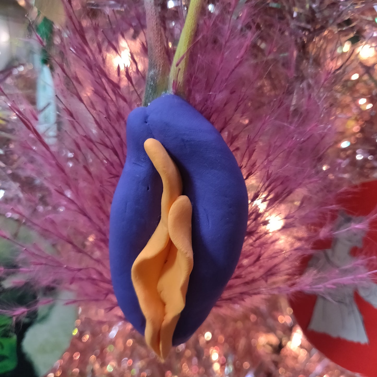 Cute Vulva ORNAMENTs by Kyra