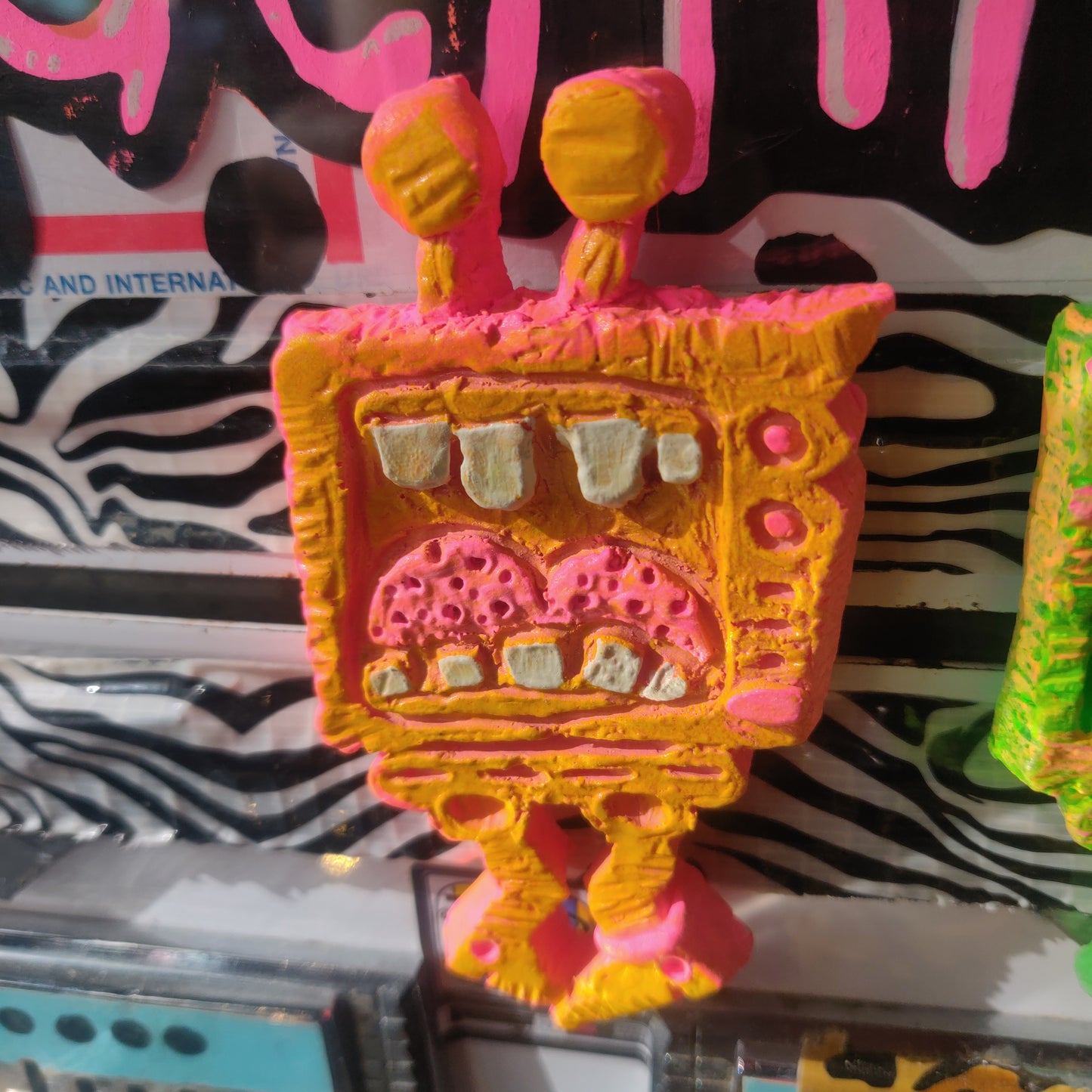 ~ Taped Off TV Monster Pals ~ Series 01, Version 01