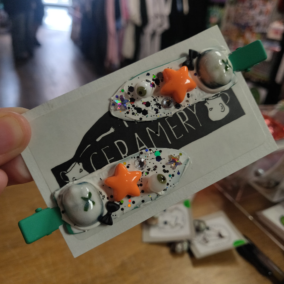Ceramic Beeb Head HAiR CLiPS barrettes by The Ceramery