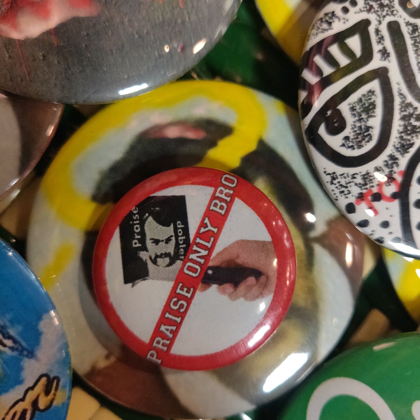 Praise Dobler PiNS ~ BUTTONS ~ BADGES