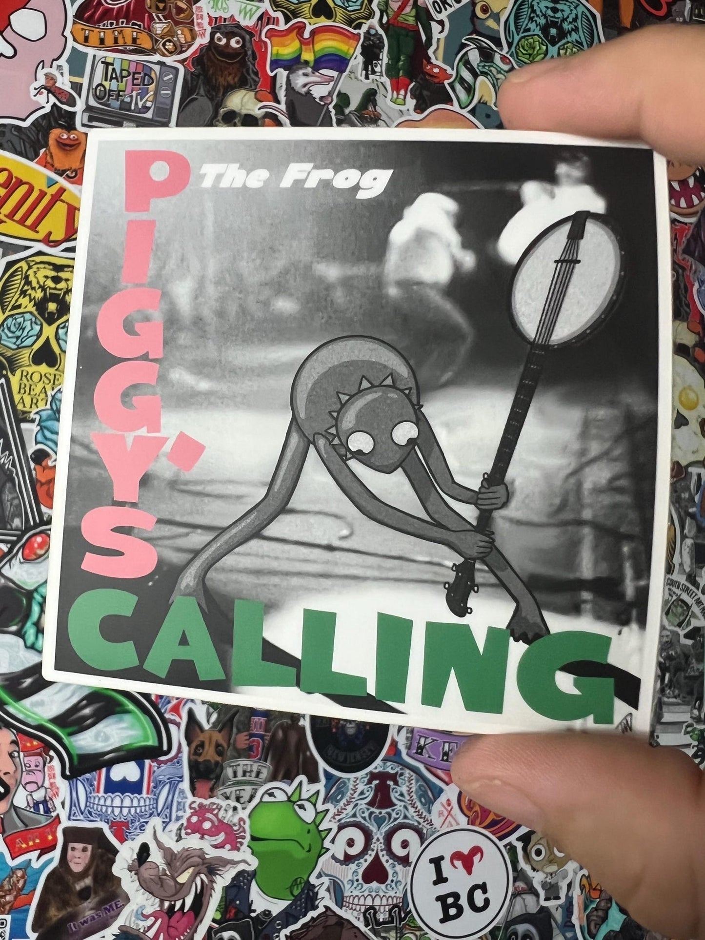 Piggy’s Calling STiCKER