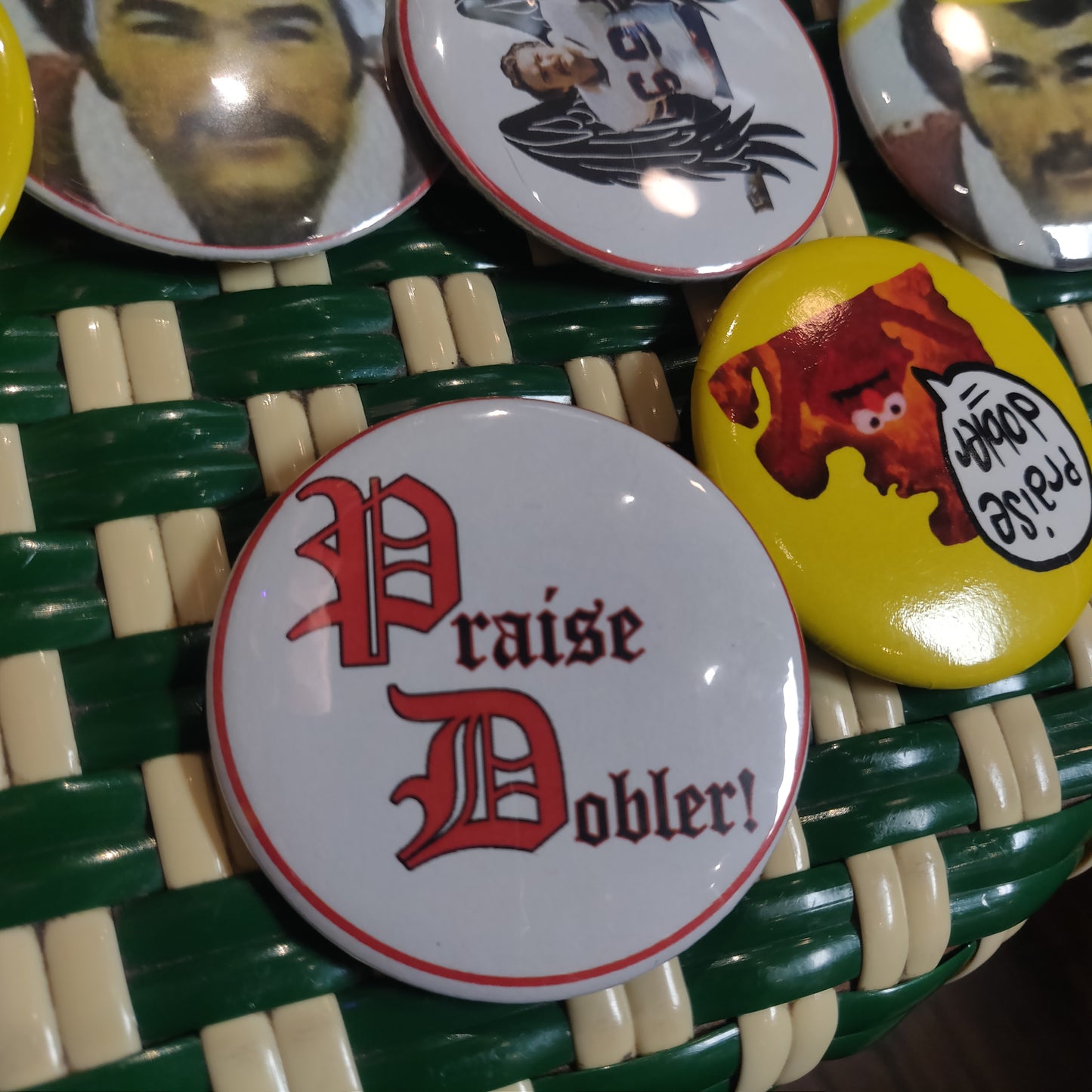 Praise Dobler PiNS ~ BUTTONS ~ BADGES