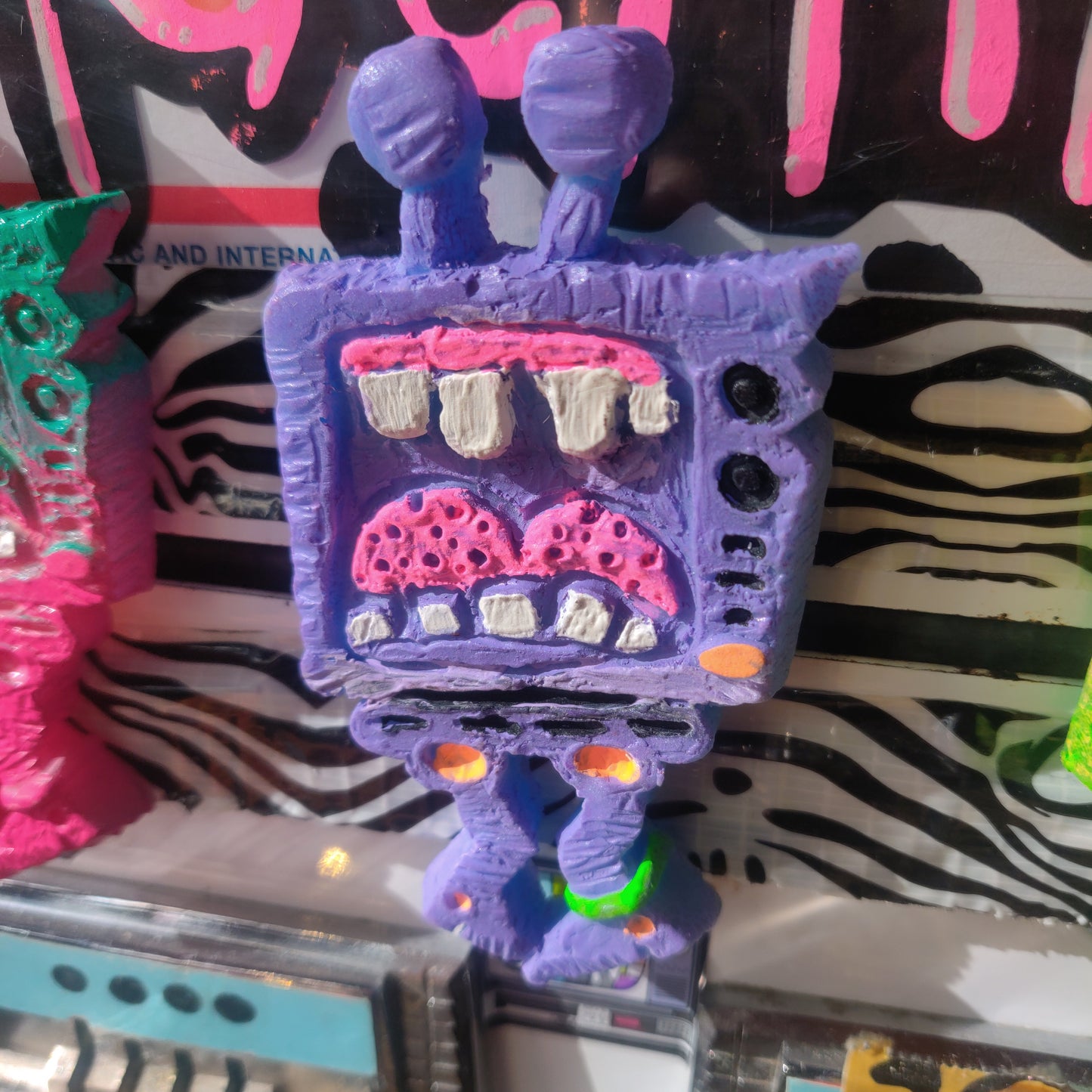 ~ Taped Off TV Monster Pals ~ Series 01, Version 01