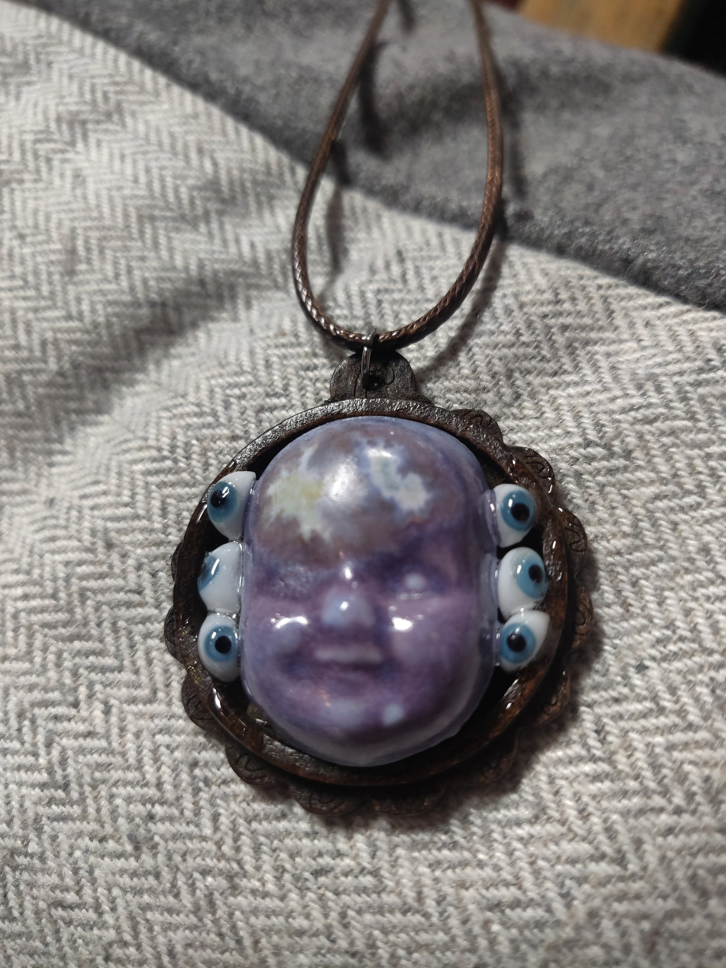 6 Eyed Beeb Head Ceramic Pendant NECKLACE